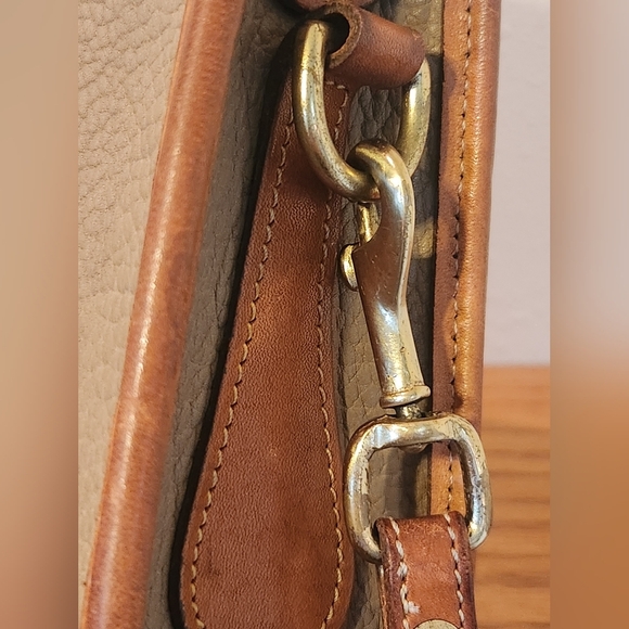 Dooney and Bourke very VINTAGE Bag. NEEDS TLC - Picture 5 of 10